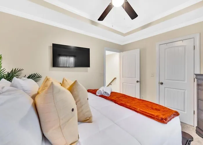 Cozy 2B Townhouse King Bed Free Parking Tv In Brs